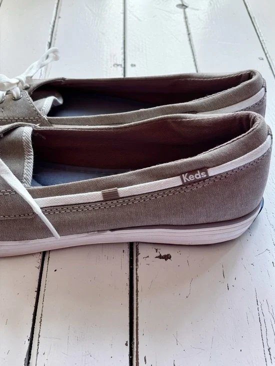 Keds Light Khaki Gray Canvas Boat Shoes with White Laces - Picture 2 of 11